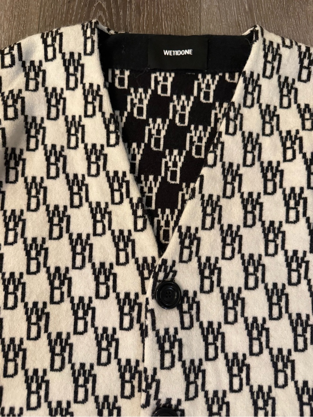 WE11DONE Logo Oversized Off-White Button Down Wool Cardigan Sweater Size Small - Picture 5 of 9